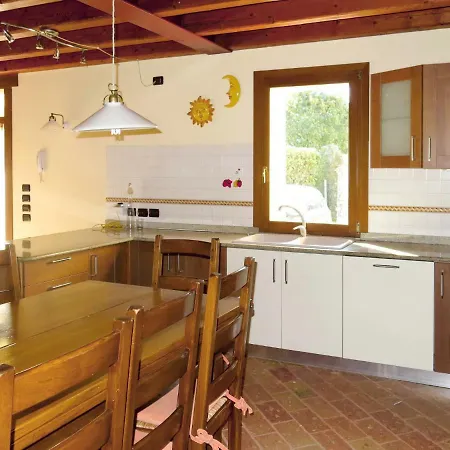 Marille House 100s