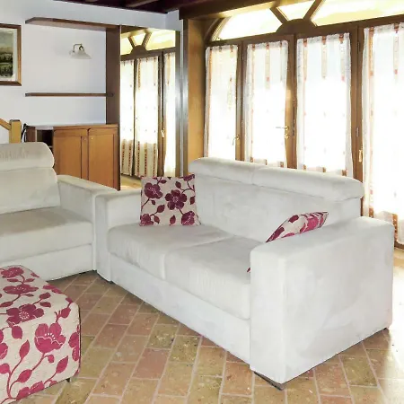Marille House 100s